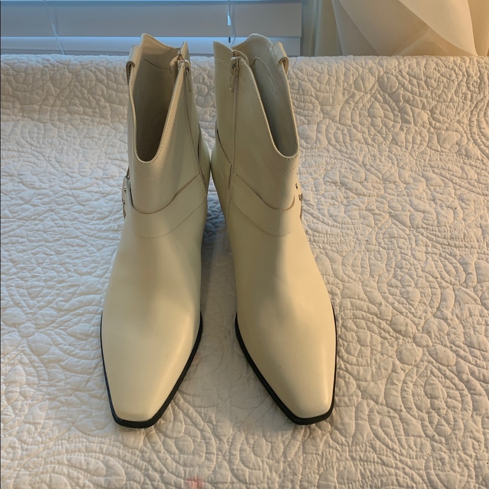 Open Edit Women’s Cream Western Block Heel Ankle Boots NEW Size 9.5 All Seasons - Picture 6 of 9